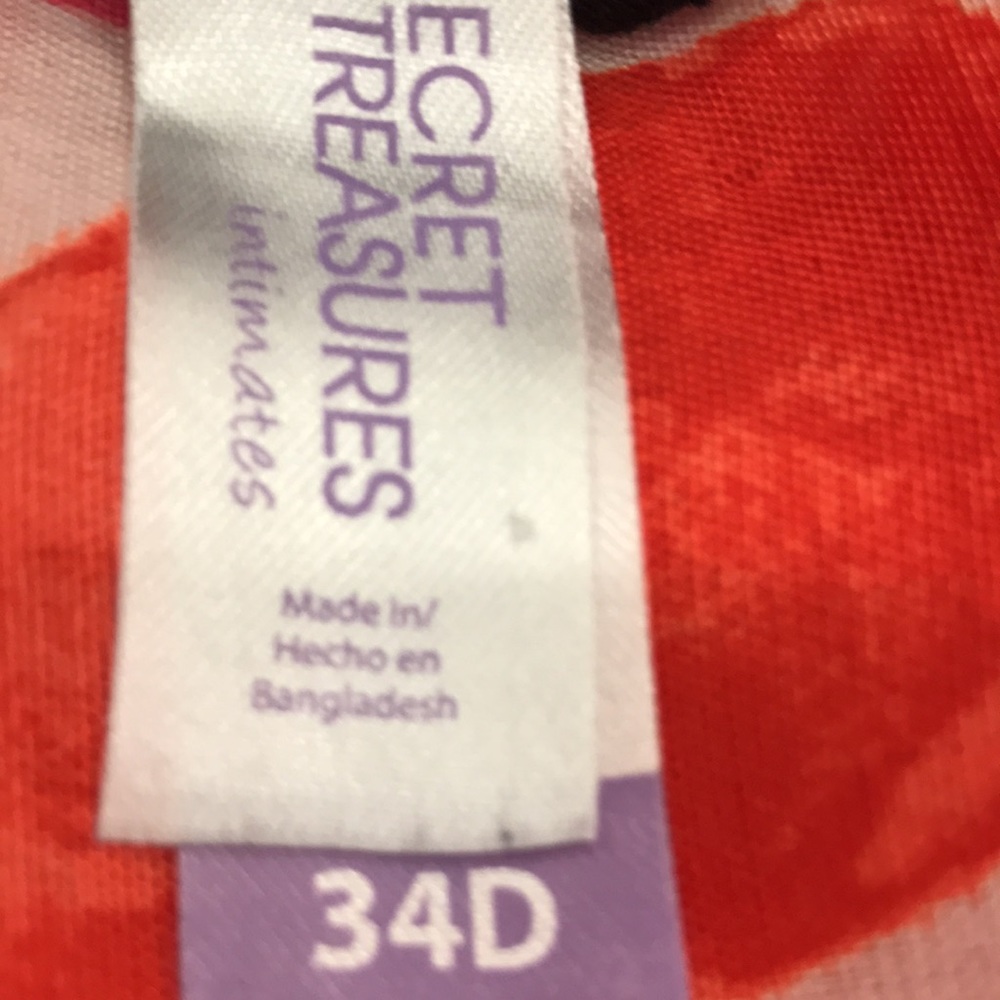 BRA 34D SECRET TREASURES FLORAL W DIFFERENT SHADES OF RED. Has some black lace❤️ - Picture 3 of 6